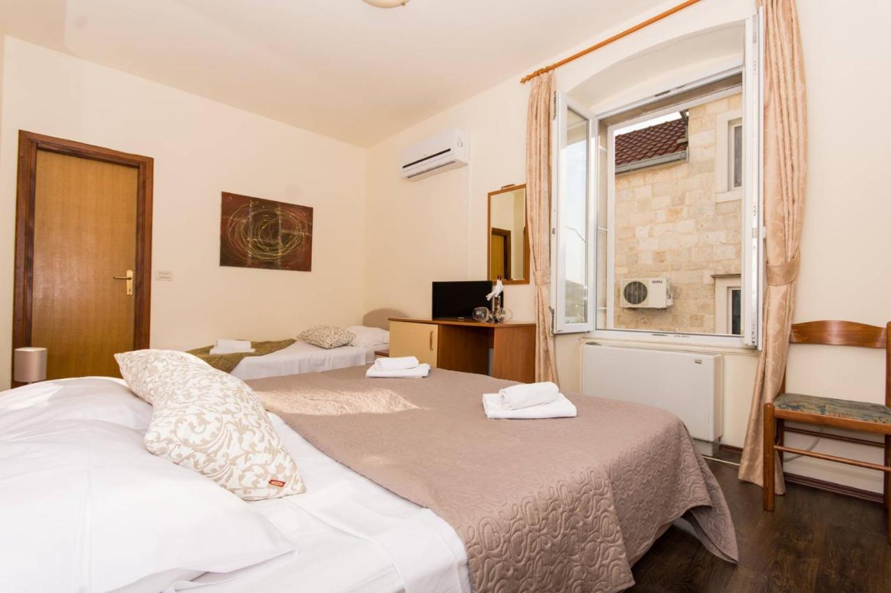 Bed and Breakfast Vila Liza Trogir Exterior foto